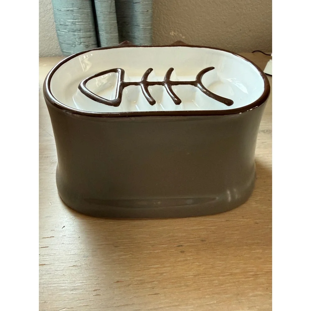 Ceramic Cat Slow Feeder Bowl Grey White Fish Bone Design Sculpted Tail 5.5in